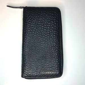 Burberry Black Grainy leather zip around wallet